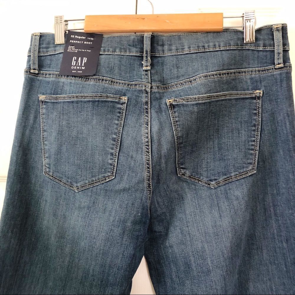 GAP Mid Rise Boot Cut Jeans in Stretch 32 - Picture 6 of 8